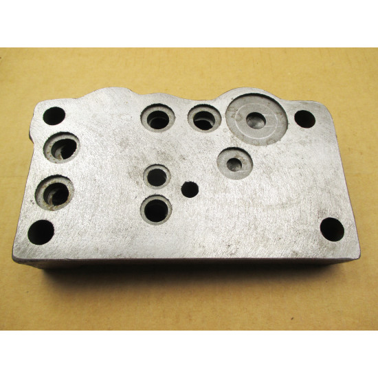 2 new U&T Plate, Hydraulic Cover C5NN475B