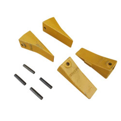 4 Bucket Teeth + Pins 4 Bucket Teeth + Pins